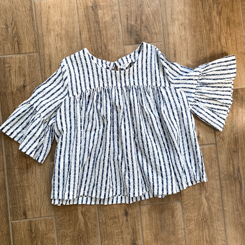 Crown & Ivy Large Baby Doll Bell Sleeve Blouse